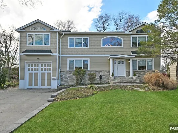 2604 Cleveland Ave, Washington Township, NJ 07676