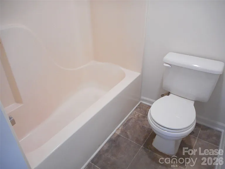 5901 Meadow Hill Dr — Photo 11