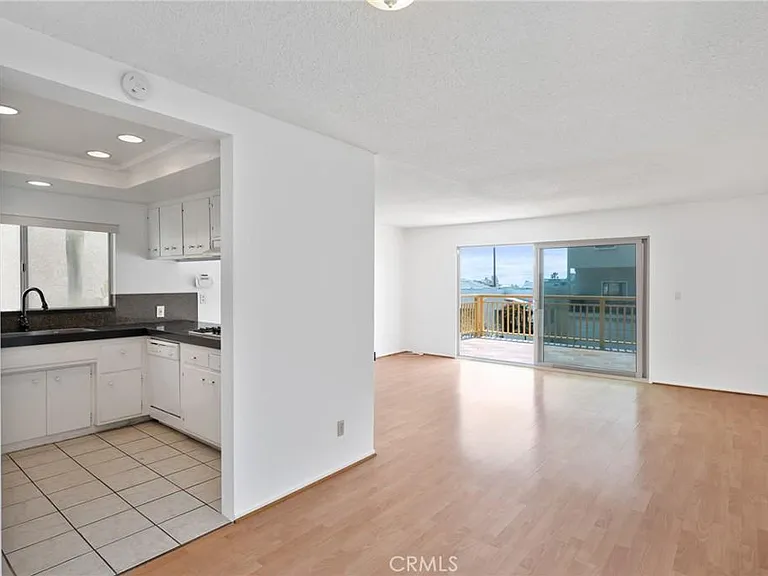 738 Manhattan Ave #A — Photo 7