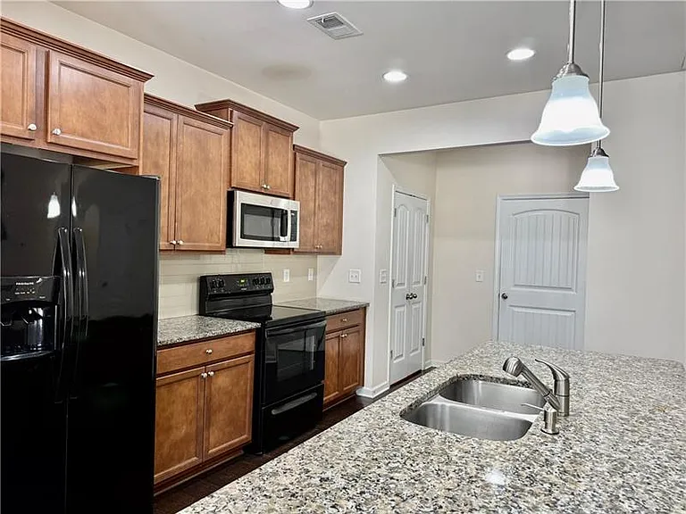 257 Centerview Way — Photo 2