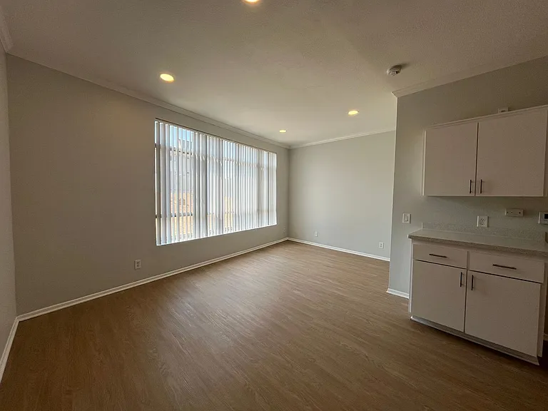 14900 Moorpark Street — Photo 22
