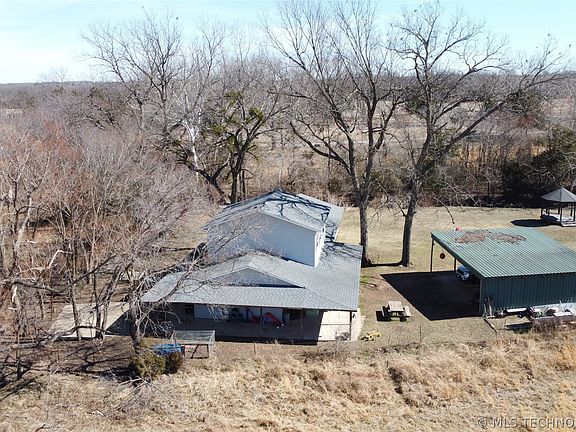 3rd image of 370168 E 970th Rd