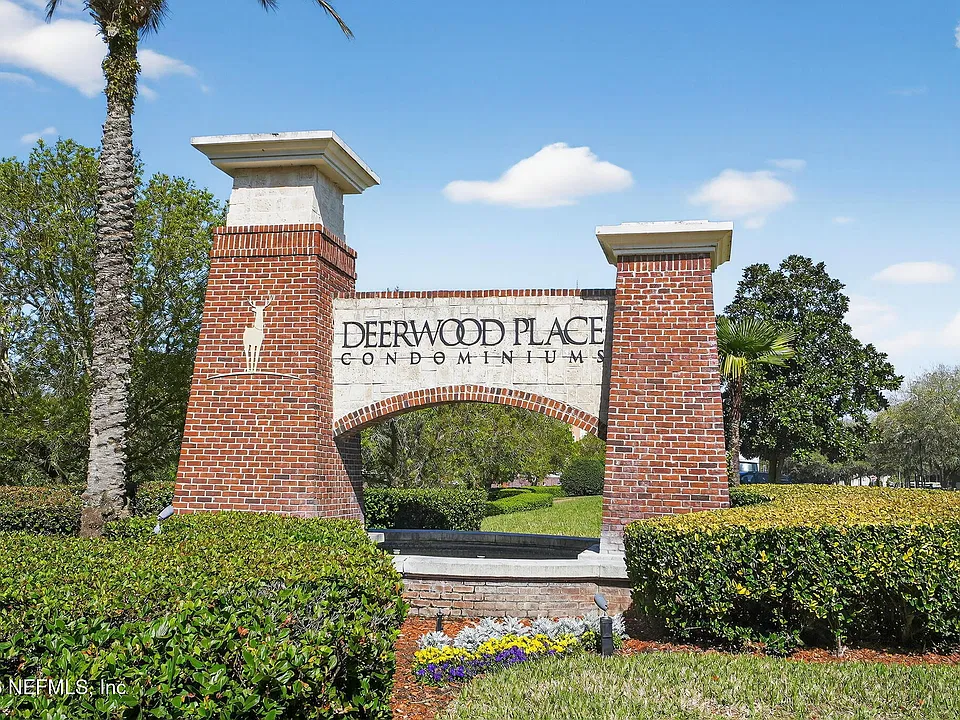 4480 Deerwood Lake 454 #454