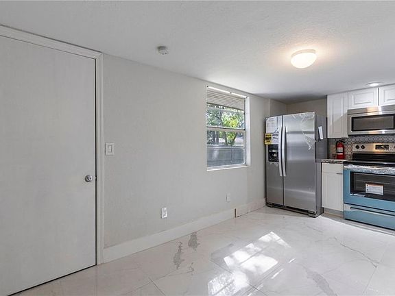 5th image of 1310 S Washington Ave