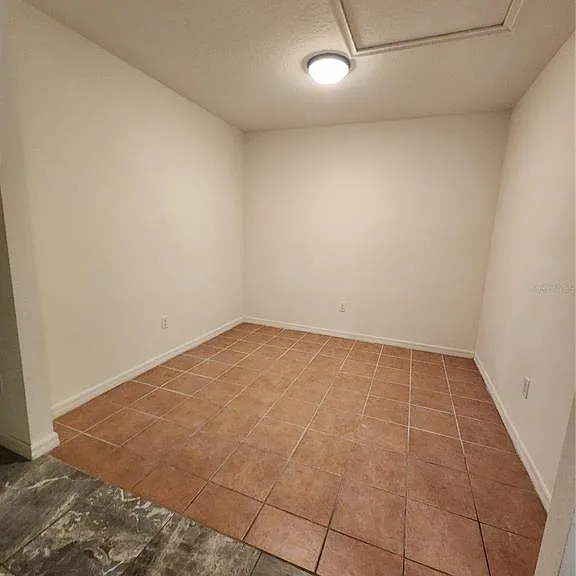 1112 Hillhurst Dr — Photo 18