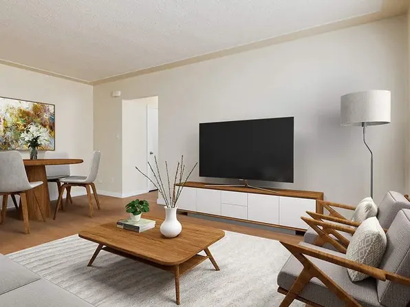 10637 105th St NW #101, Edmonton, AB T5H 2X1