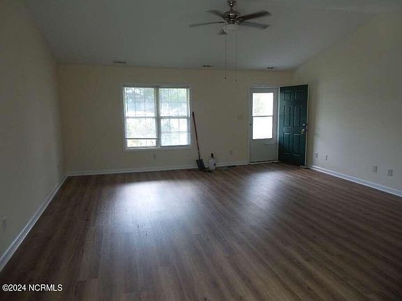 4th image of 2206 Fisher St