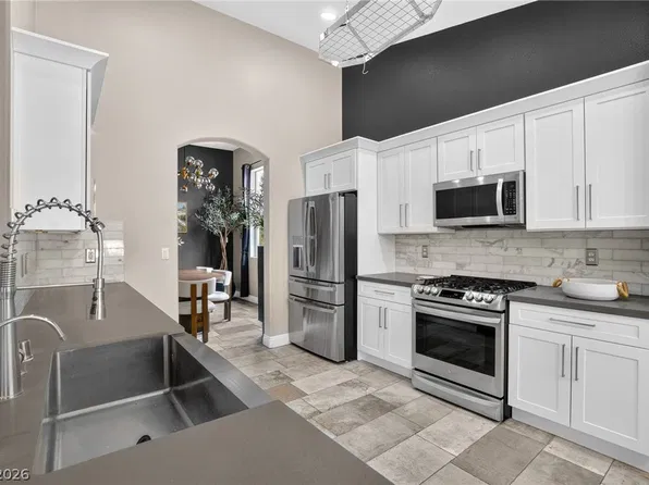 11212 Dell Cliffs Ct, Las Vegas, NV 89144