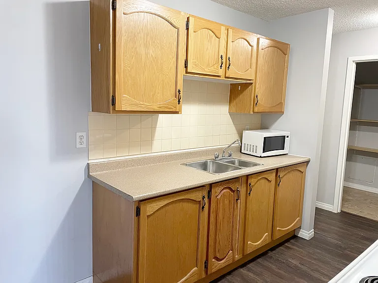 220 Timberline Dr — Photo 10