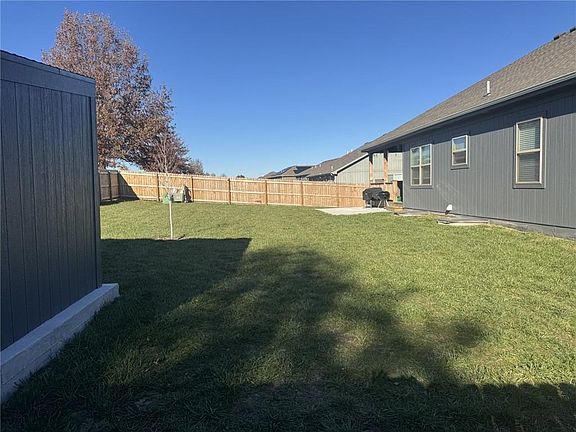 4th image of 708 Whitetail Dr