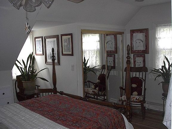 2nd floor bedroom area