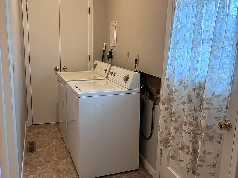 1026 N Jefferson St #B — Photo 10