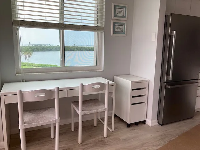 2 bed, 1070 sqft, $2,700 — Photo 3