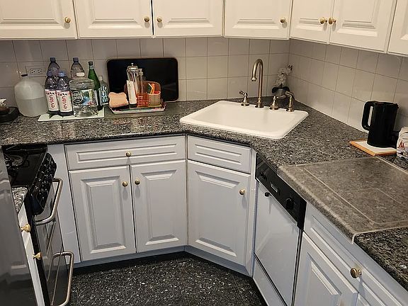 4th image of 30 W 60th St APT 5E