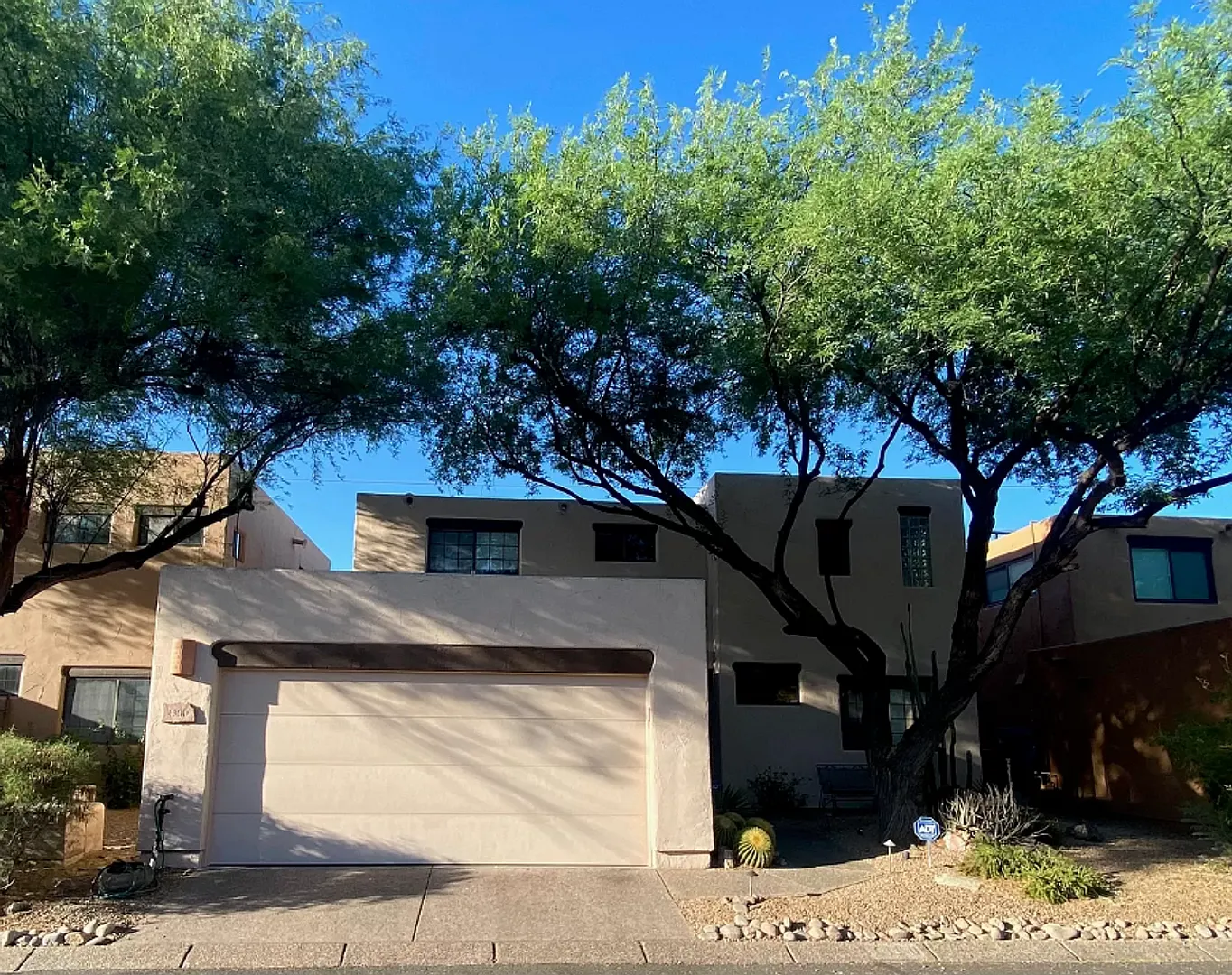 Beautiful 3 bedroom 3 bath home — Photo 1