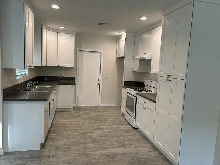 5975 Grand Ave — Photo 6
