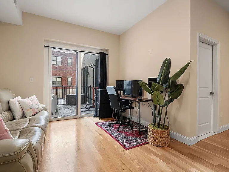 16 Taber St #203 — Photo 8