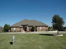 1st image of 104 Applewood Ln