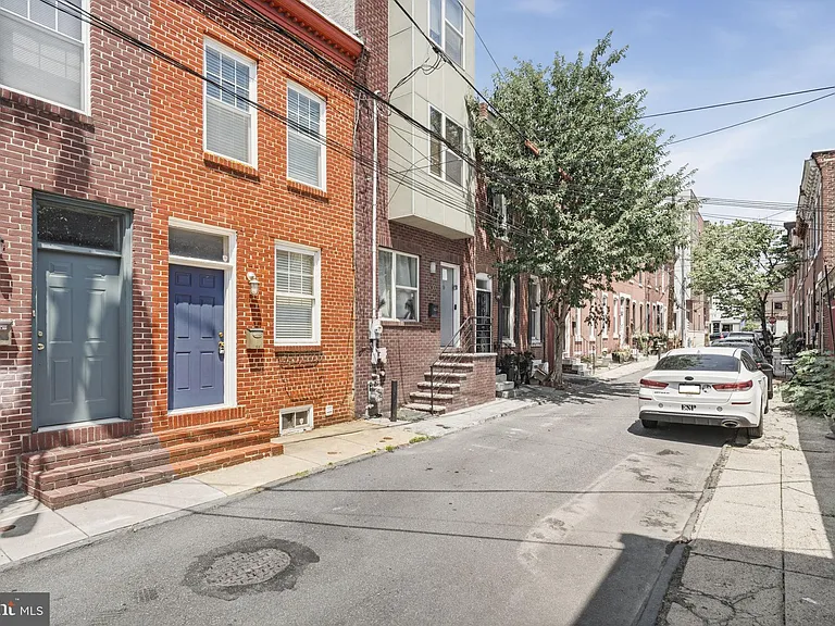 928 N Bambrey St — Photo 2