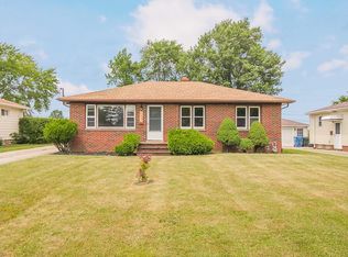 3300 Dentzler Rd, Parma, OH 44134