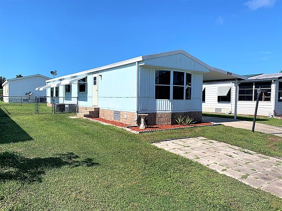 2nd image of 814 Tamarind Cir