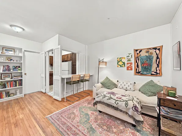 217 E 60th St APT 601, New York, NY 10022