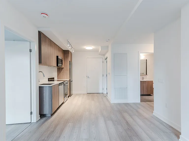 223 Redpath Ave — Photo 146