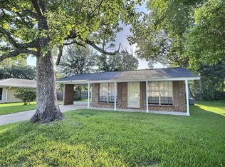 123 Stennis Ave, Ocean Springs, MS 39564