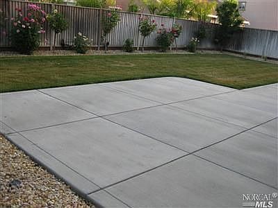 5th image of 348 Dale Ct