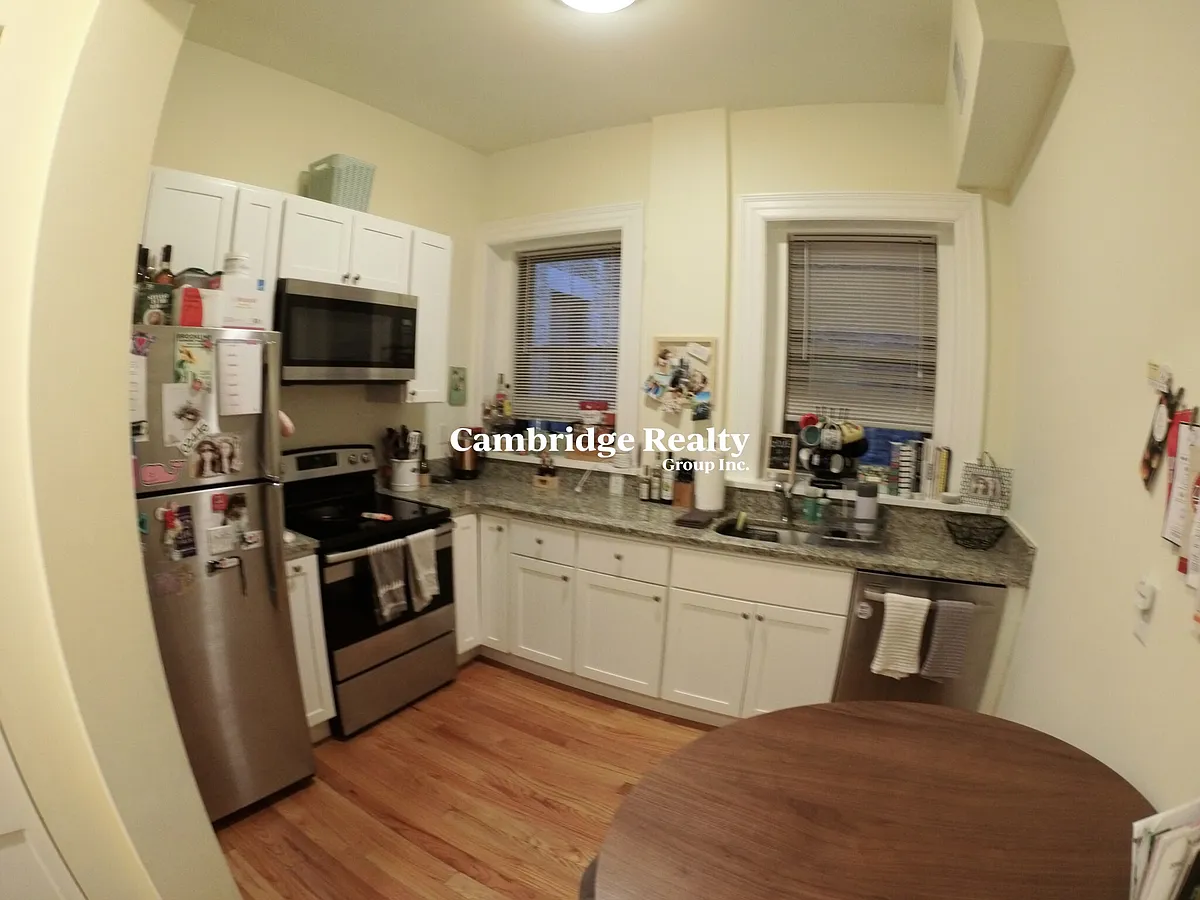 Building Photo - 1463 Beacon St #14T