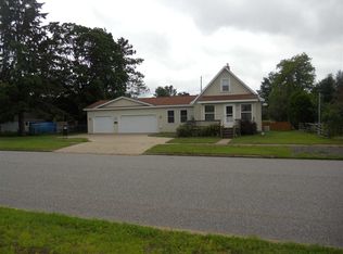332 Hooper St, Kingsford, MI 49802