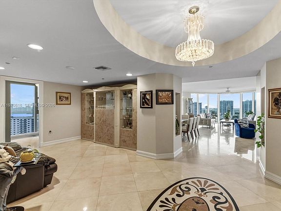 3rd image of 19333 Collins Ave APT 2304