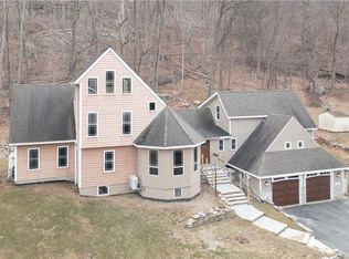 70 Rockledge Rd, Hopewell Junction, NY 12533