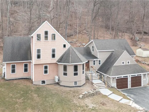 70 Rockledge Road, Hopewell Junction, NY 12533