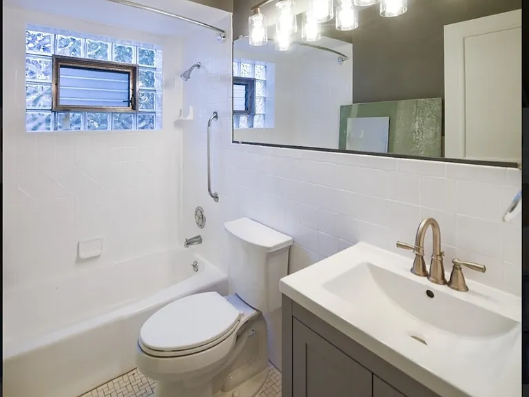 4128 W Byron St #202 — Photo 10