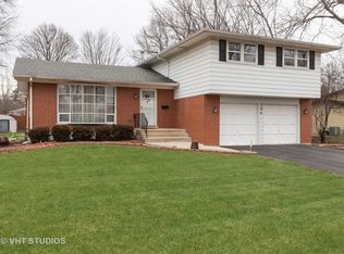 206 56th St, Downers Grove, IL 60516