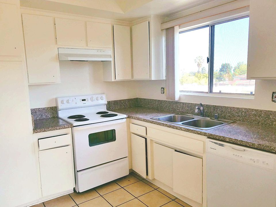 1st image of 538 S Oakland Ave #107