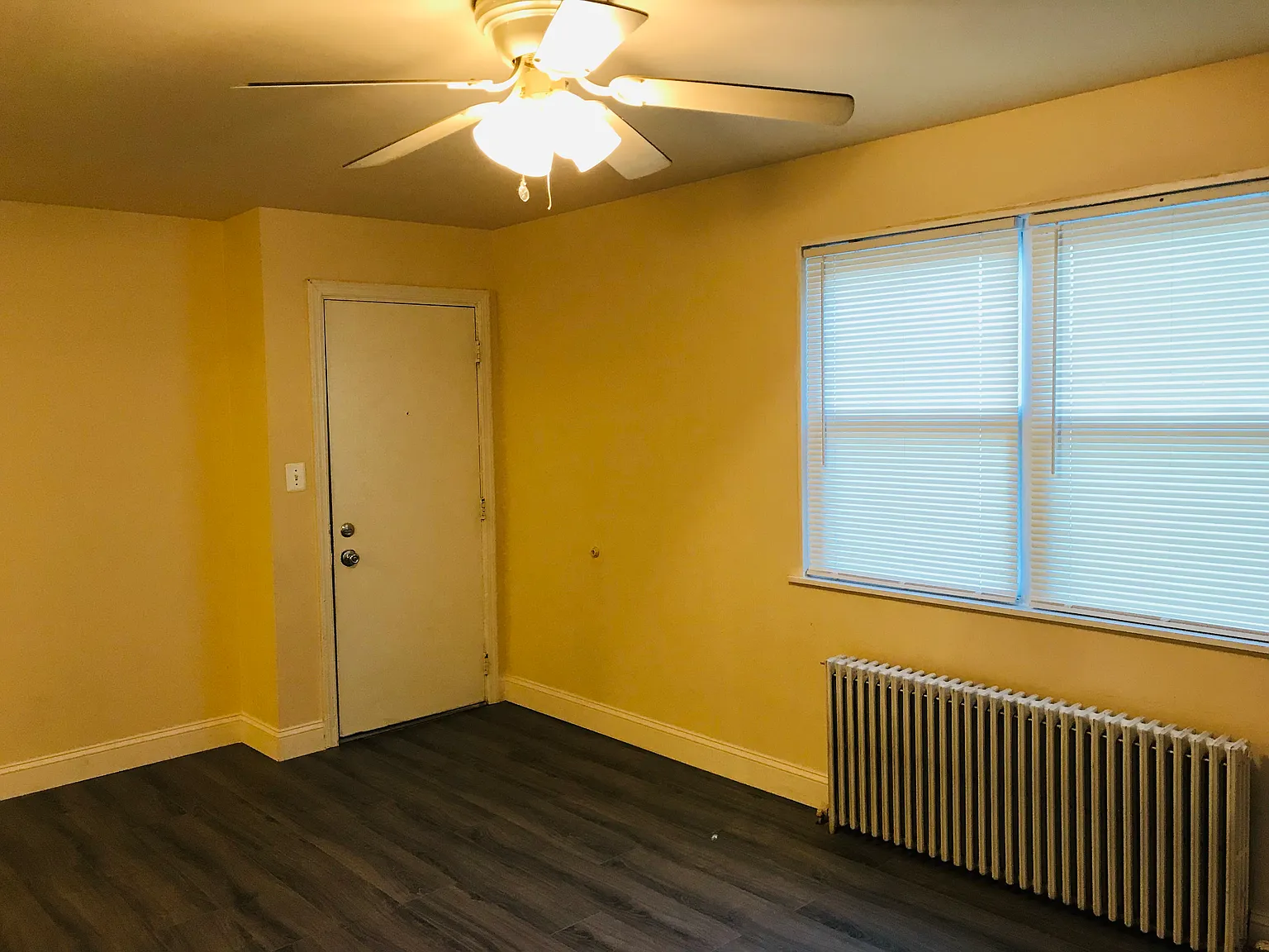 Charming 1BR 1BA Apt — Photo 3
