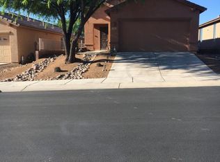 439 W Bazille Way, Green Valley, AZ 85614