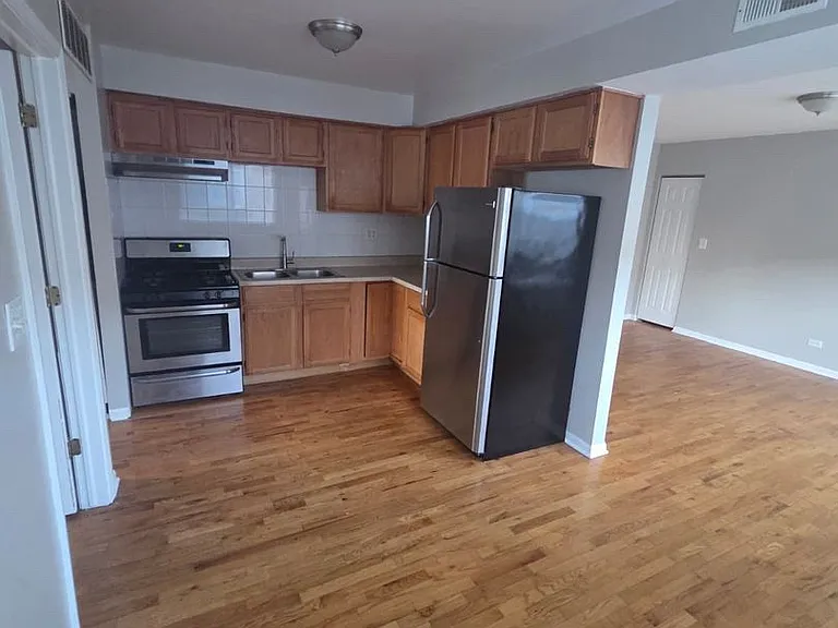 1840-1854 S Fairfield Ave #1W — Photo 2