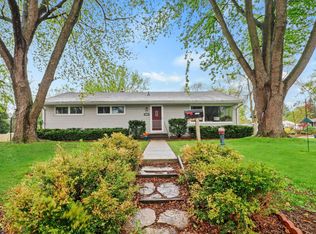 1201 Douglas Trl, Madison, WI 53716