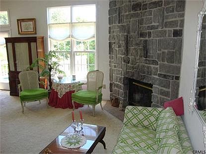 3rd image of 26 Greystone Dr