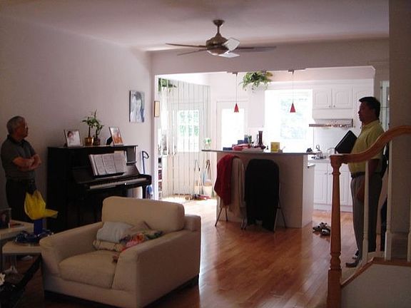 3rd image of 6846 Clyde St