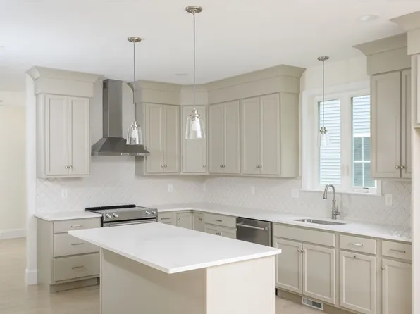 29 Howland Trl #23, Hanson, MA 02341