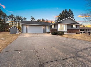 W685 Meadow Dr, Green Lake, WI 54941