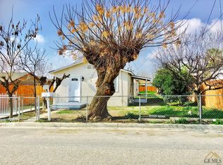 734 Normandy Dr, Bakersfield, CA 93306