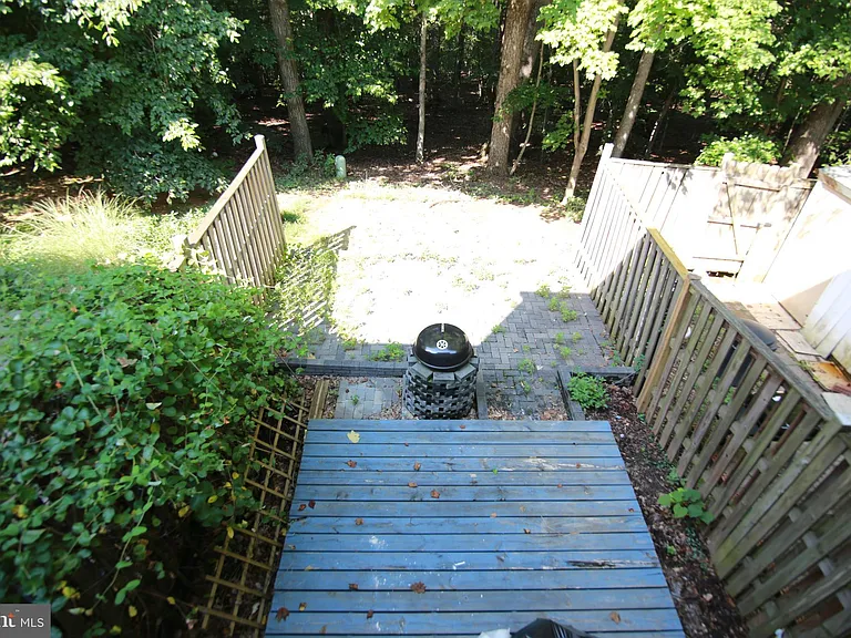 8070 Grandview Ct — Photo 24