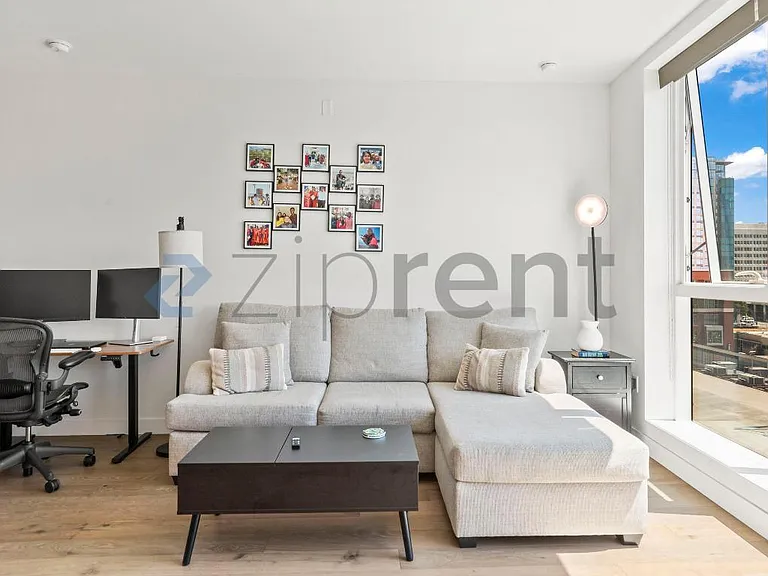 188 W Saint James St #10710 — Photo 10