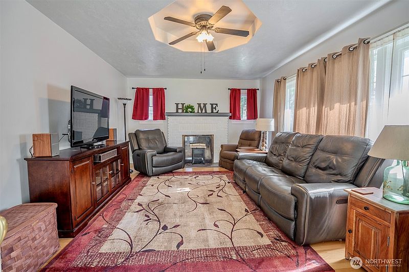 2nd image of 401 S 17th Avenue