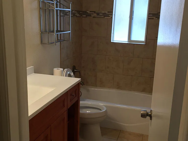 501 Illinois St #2 — Photo 4